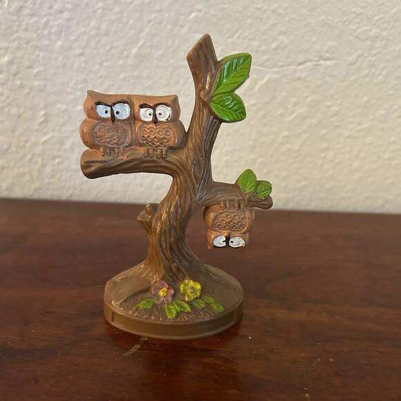 Vintage Hard Plastic Owl Figurine 3 Owls in Tree Hong Kong MCM - Picture 1 of 10